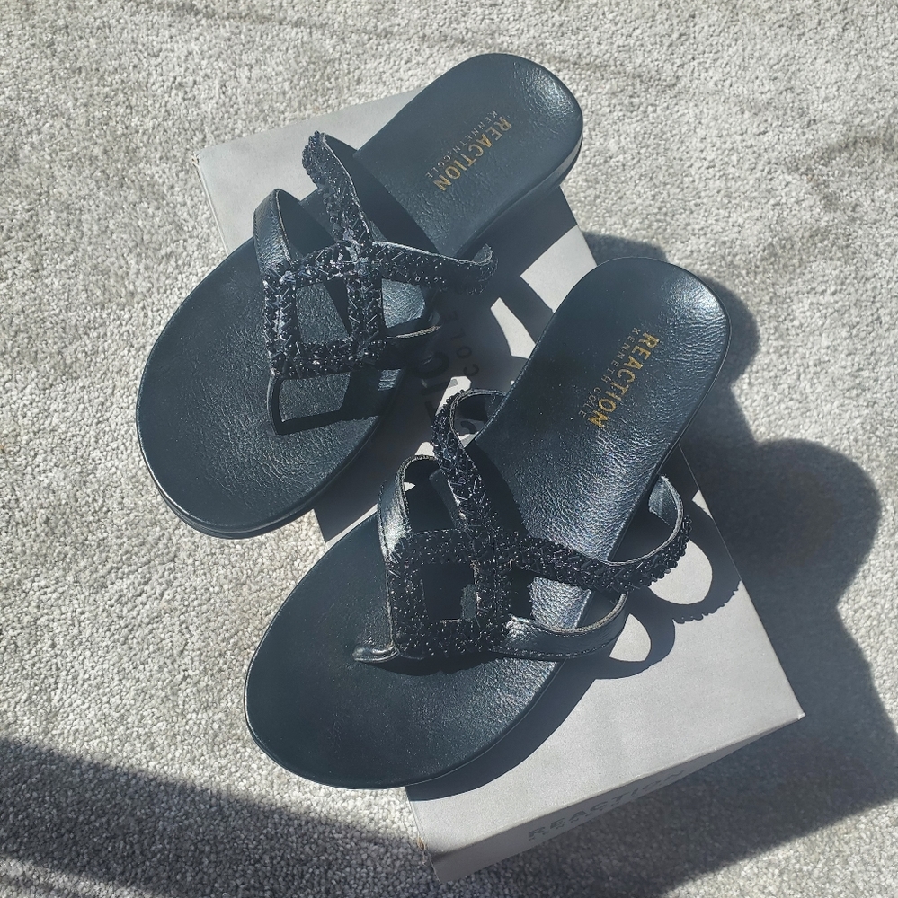 NEW Womens KENNETH COLE REACTION Jewel 2 Sandals Shoes Sz 6